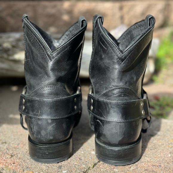 GUC Frye Distressed Italian leather Wyatt Harness Short Western Ankle Boots - Picture 2 of 11